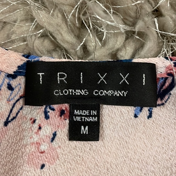 Trixxi Clothing Company Kristie Floral Surplice Romper | Size: M (Juniors) - Picture 5 of 6